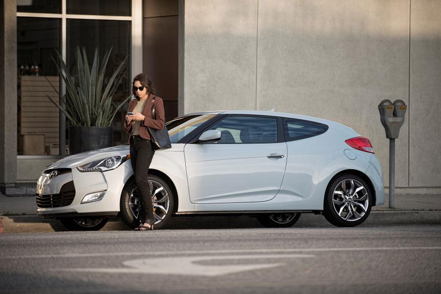  Hyundai Veloster Re-Flex 2014 года  (фото 5 из 22)